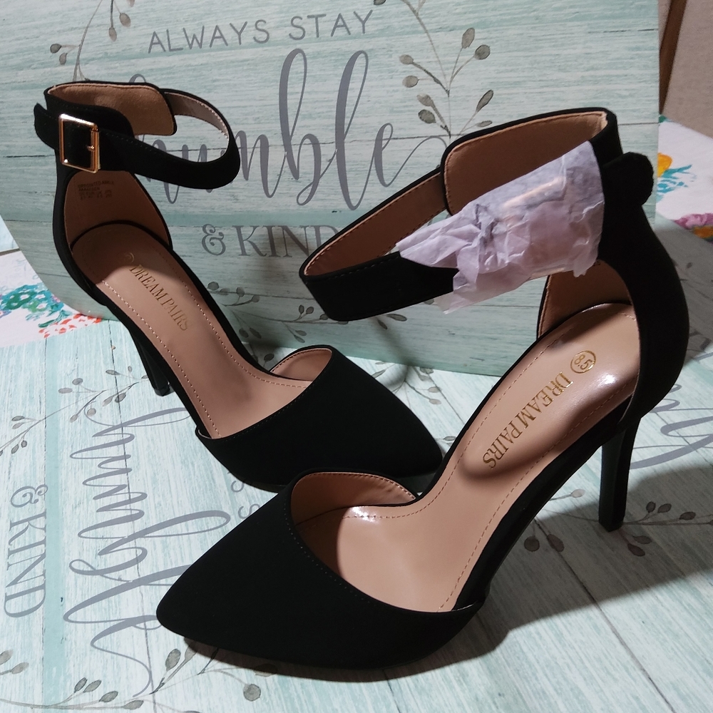 Dream Pairs Tback Heels Size 8.5